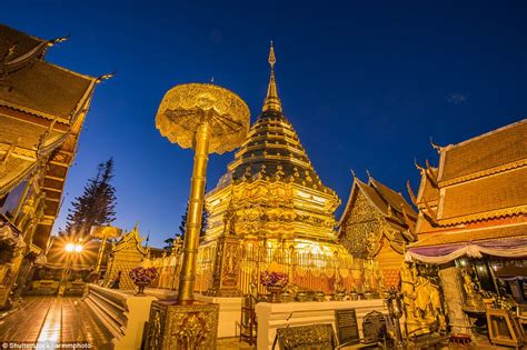  วัดพระธาตุดอยสุเทพ: สถานที่ศักดิ์สิทธิ์และทัศนียภาพอันน่าทึ่ง